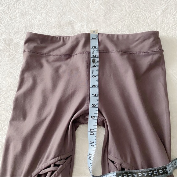 Cutout Mauve / Purple Leggings - Picture 4 of 8